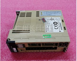 安川YASKAWA SERVOPACK SGDS-02A12A 200V伺服驅(qū)動(dòng)器